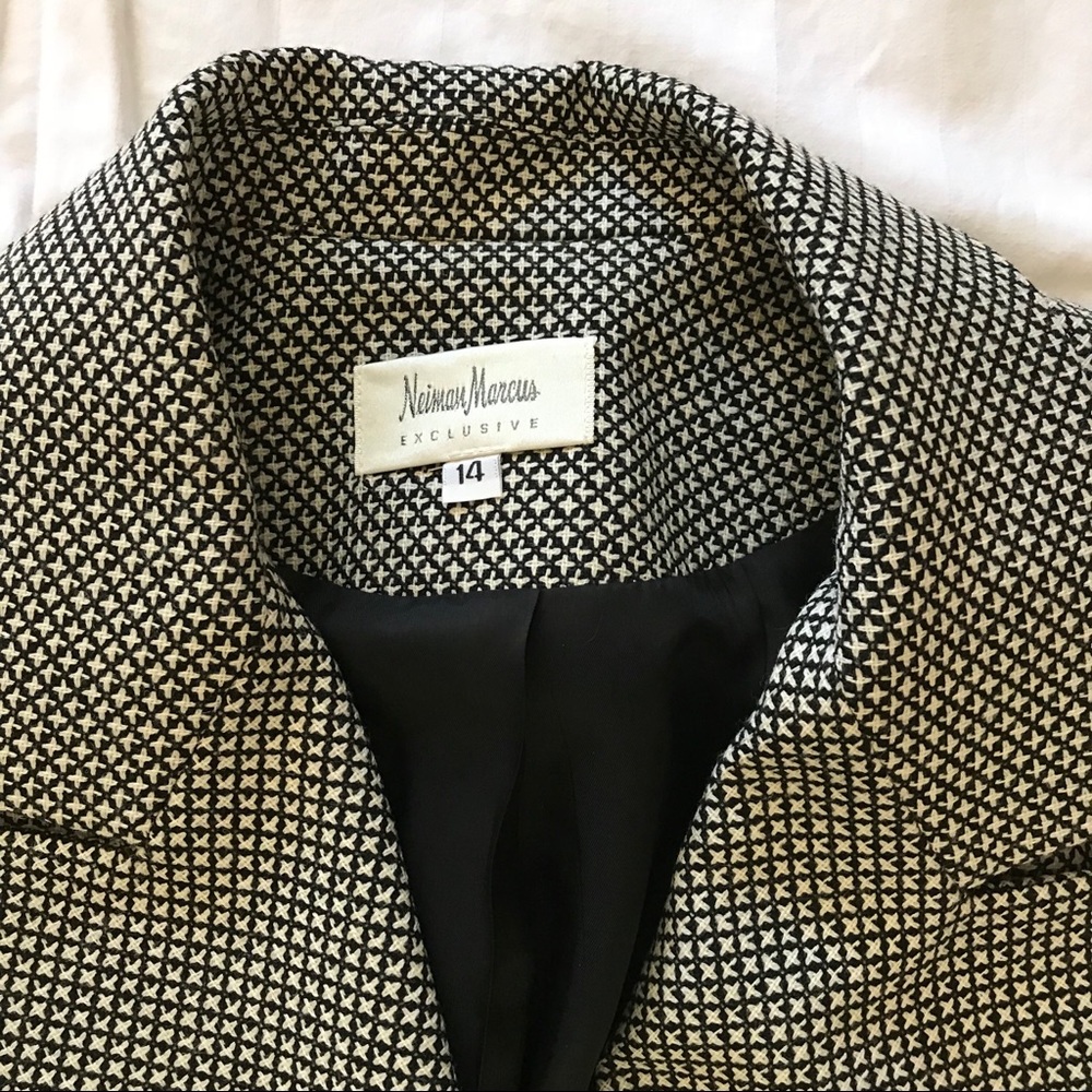 Blazer - Picture 3 of 3